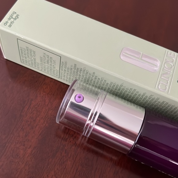 🆕 Clinique Smart Clinical Repair - Picture 4 of 5